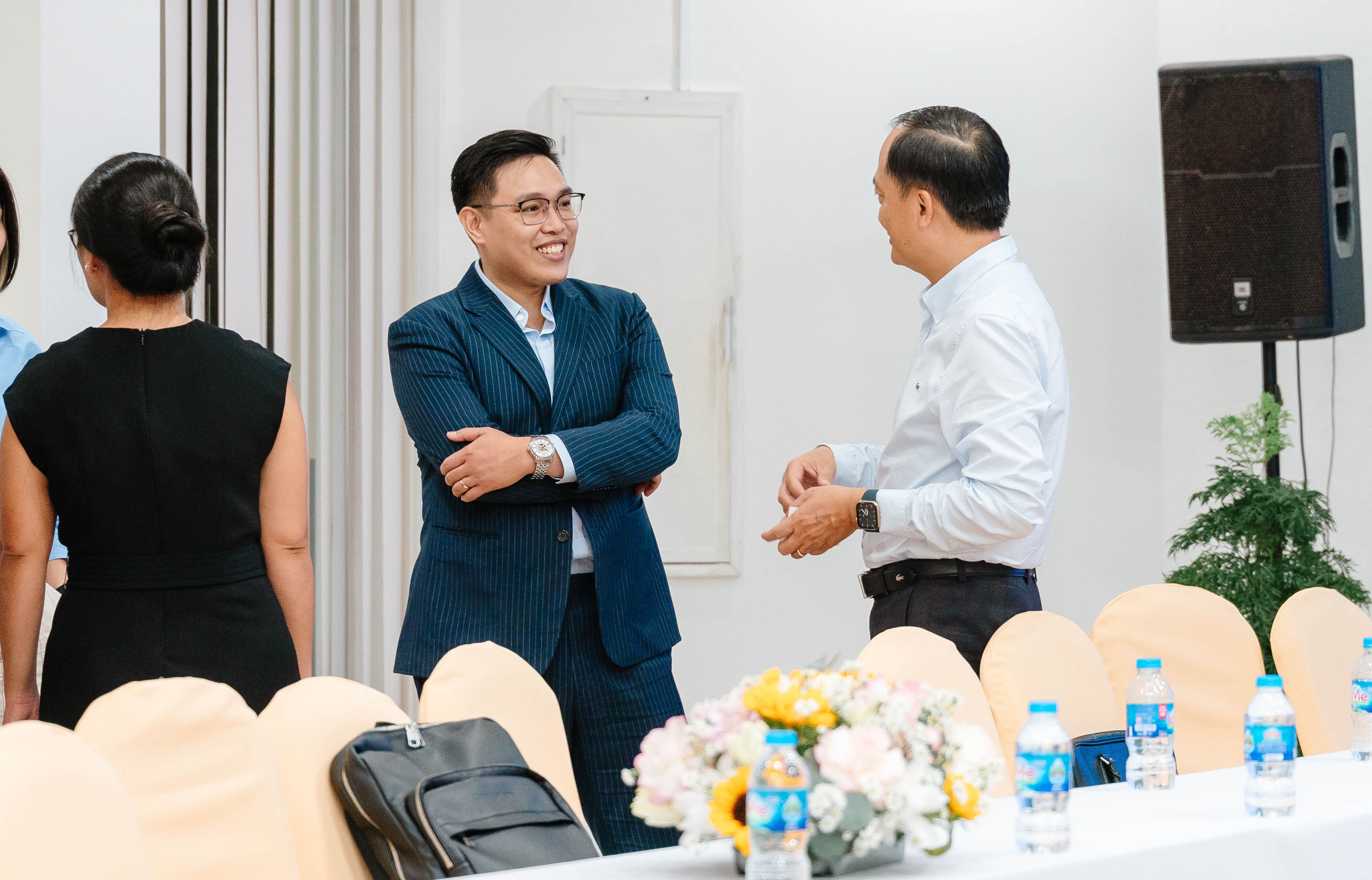 ong_nguyen_huynh_nghia_tro_chuyen_cung_ong_nguyen_hoang_nam