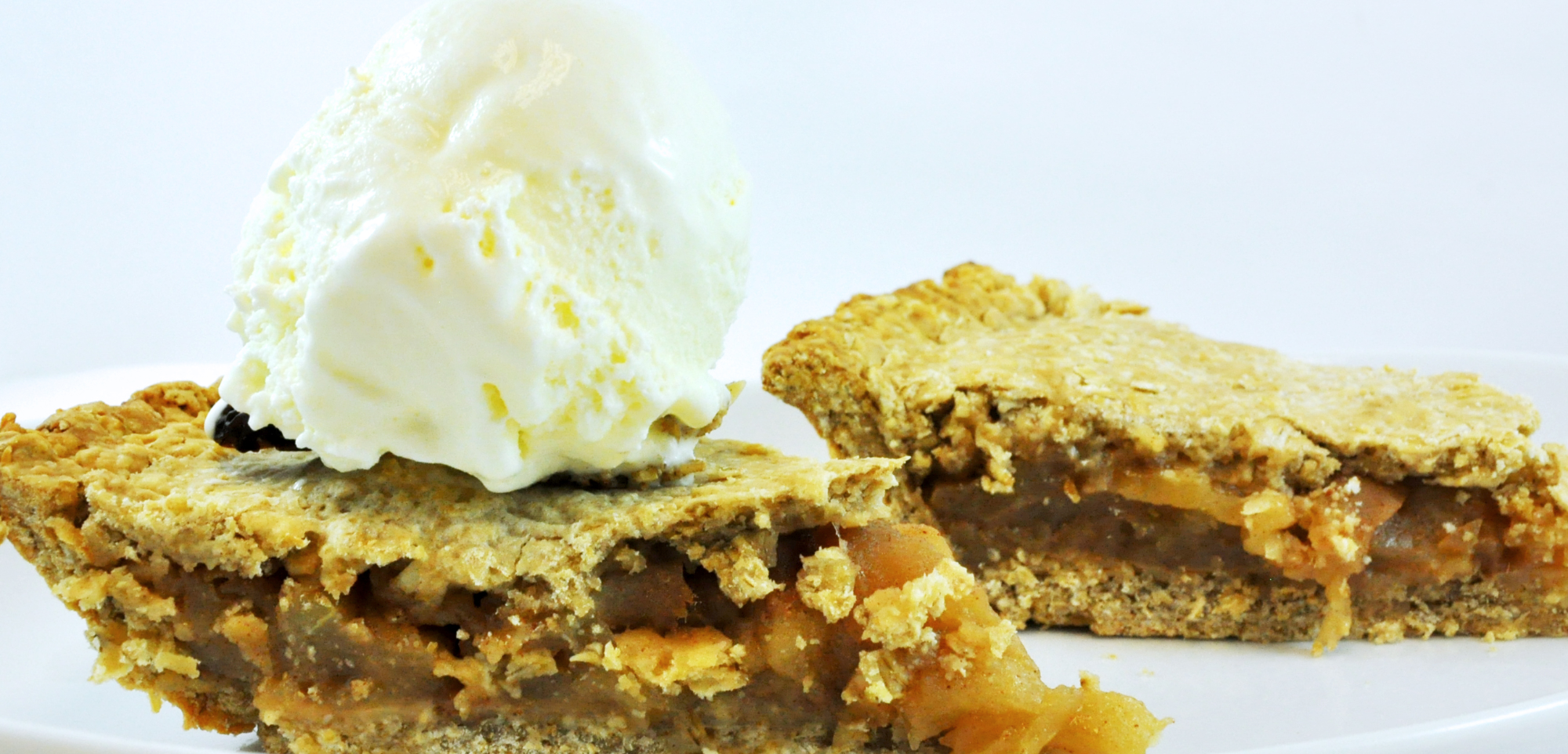 Apple Pie with Oatmeal Pie Crest