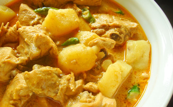 Yellow Curry Paste with Chicken (or Seafood)